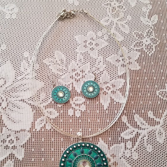 Early 2000s wire strand & medallion statement neck - Picture 7 of 9